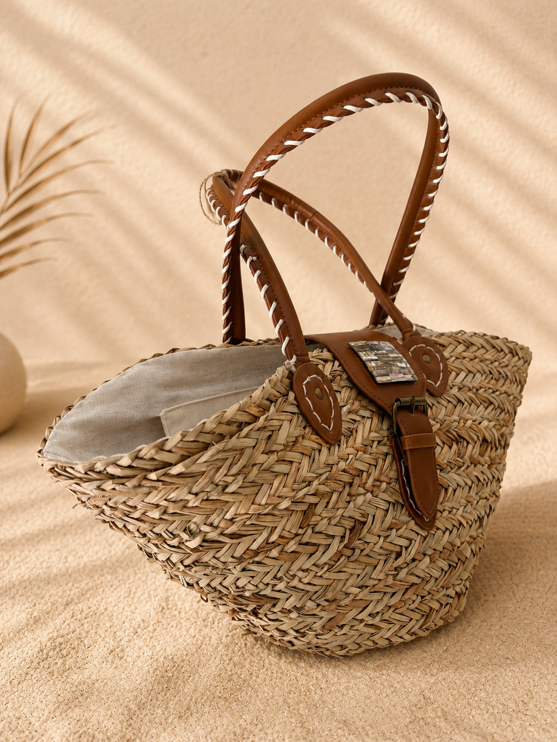 Coastal Élégance Woven Tote