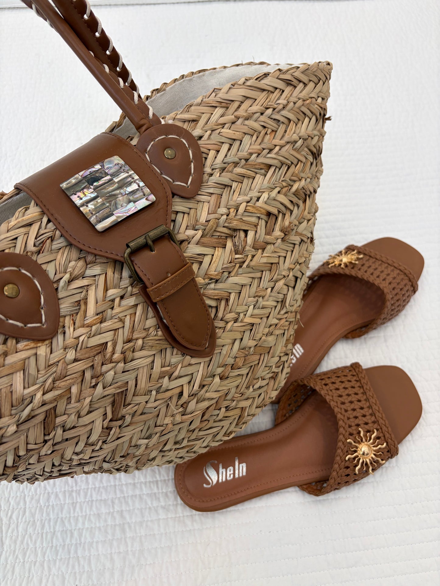 Coastal Élégance Woven Tote